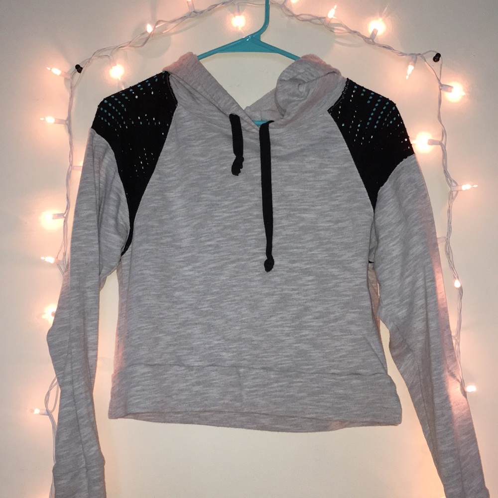 Hooded cropped sweatshirt